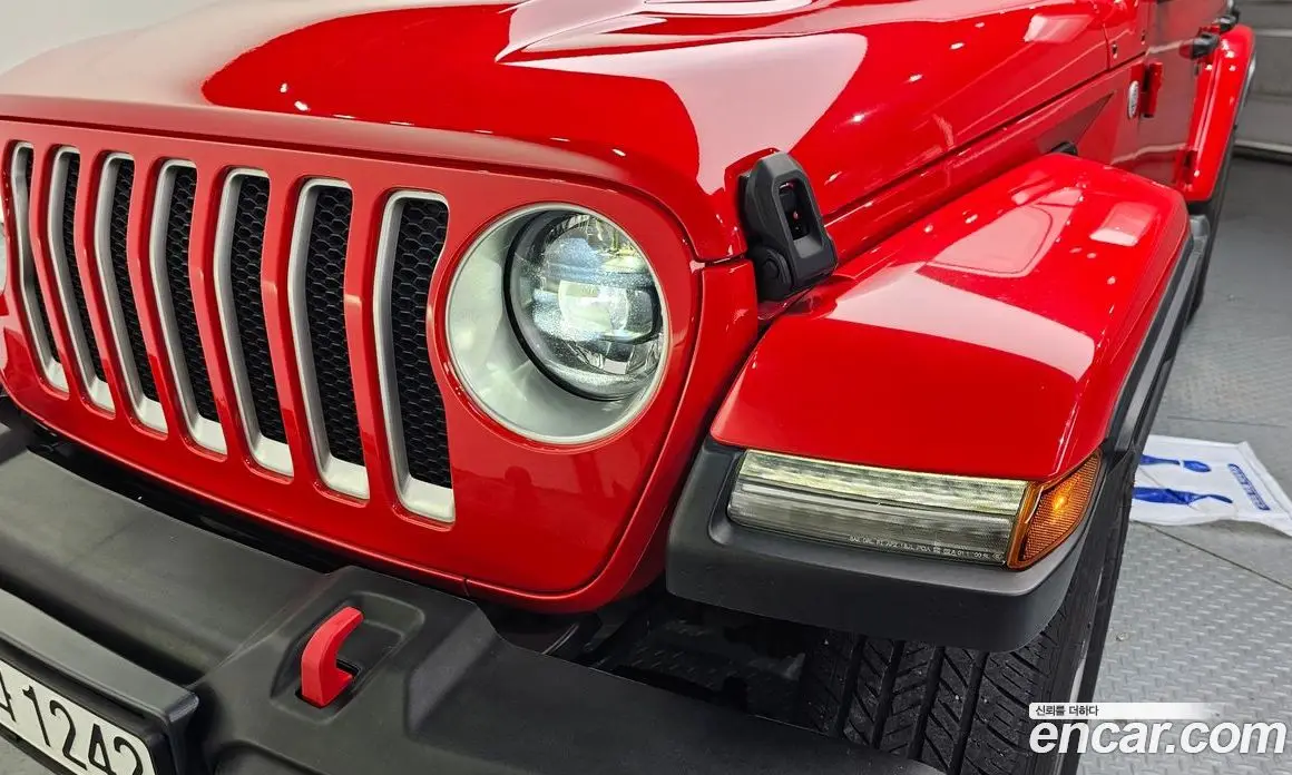 Jeep Wrangler 2023 2.0 автомат (гидро), фото 8