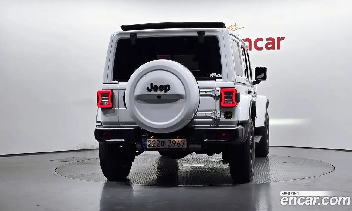 Jeep Wrangler 2023 2.0 автомат (гидро), фото 3