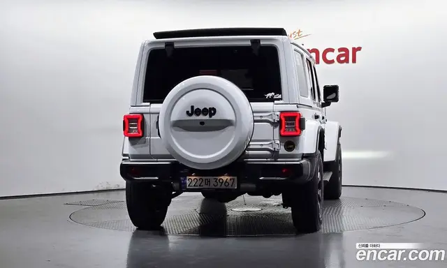 Jeep Wrangler 2023 2.0 автомат (гидро), миниатюра 3