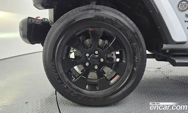 Jeep Wrangler 2023 2.0 автомат (гидро), миниатюра 4