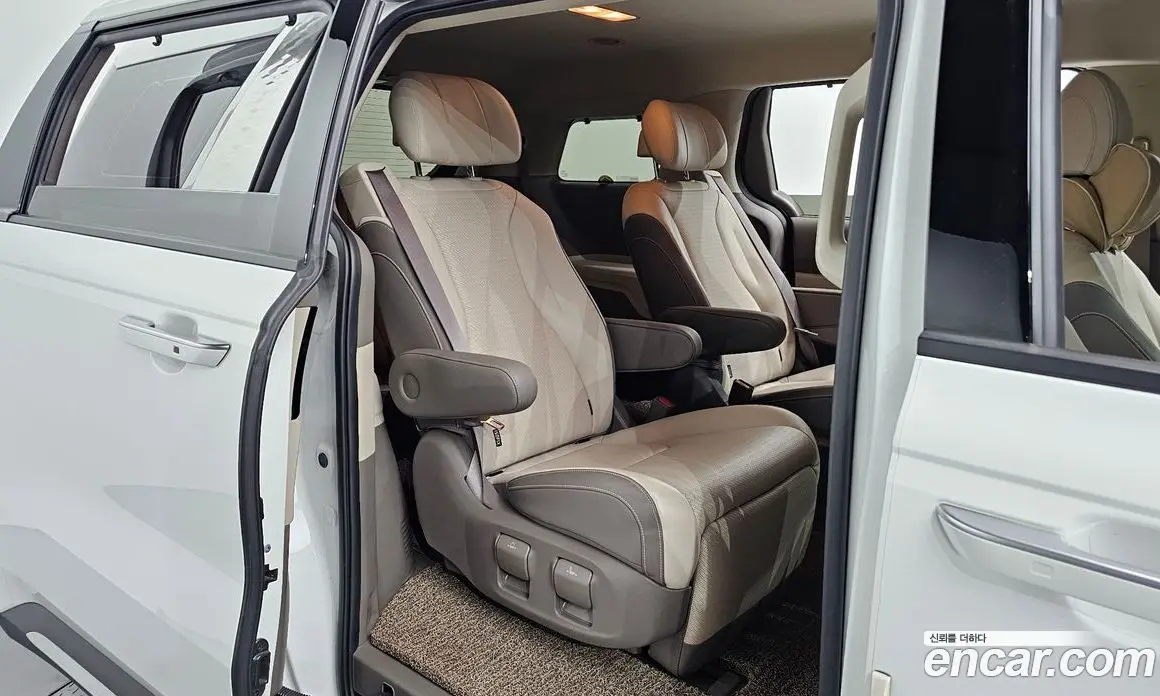 Kia Carnival 2022 3.5 автомат (гидро), фото 17
