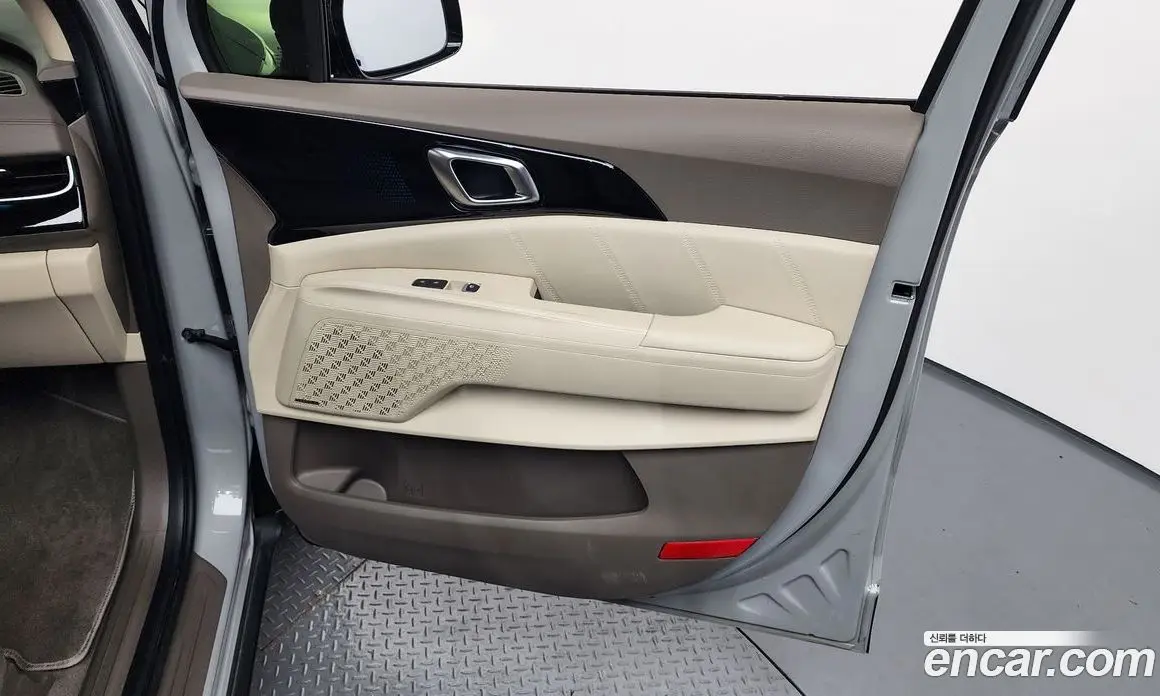 Kia Carnival 2024 1.6 автомат (гидро), фото 14