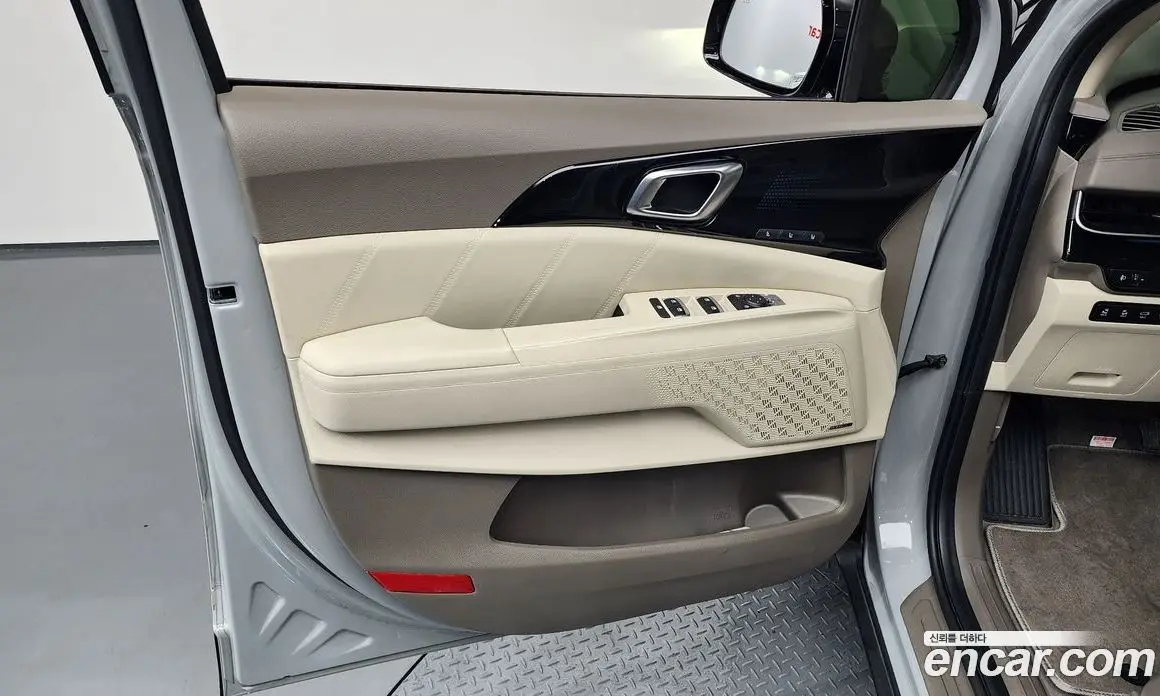 Kia Carnival 2024 1.6 автомат (гидро), фото 15