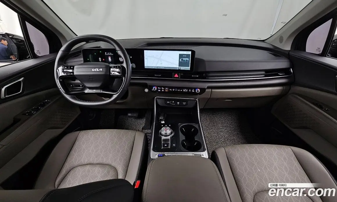 Kia Carnival 2024 1.6 автомат (гидро), фото 10 Kia Carnival 2024 1.6 автомат (гидро), фото 10