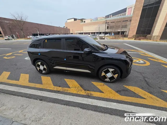 Kia EV3 2025 автомат (гидро), миниатюра 4 Kia EV3 2025 автомат (гидро), миниатюра 4