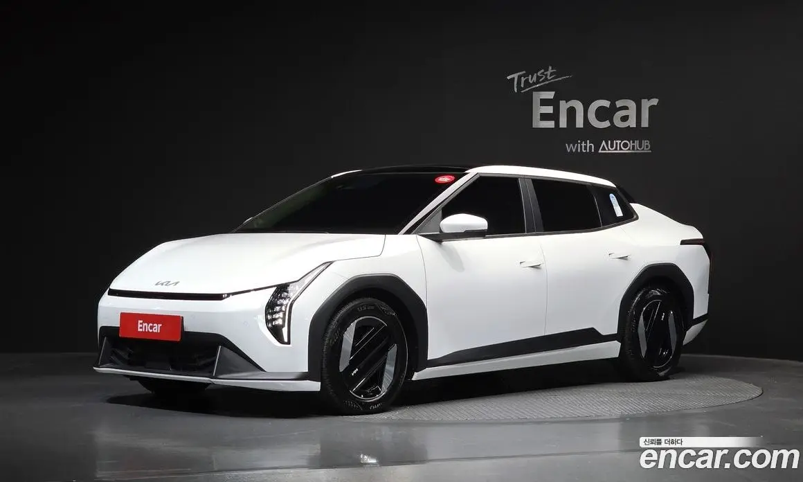Kia EV4 2025 0.2 автомат (гидро), фото 1 Kia EV4 2025 0.2 автомат (гидро), фото 1