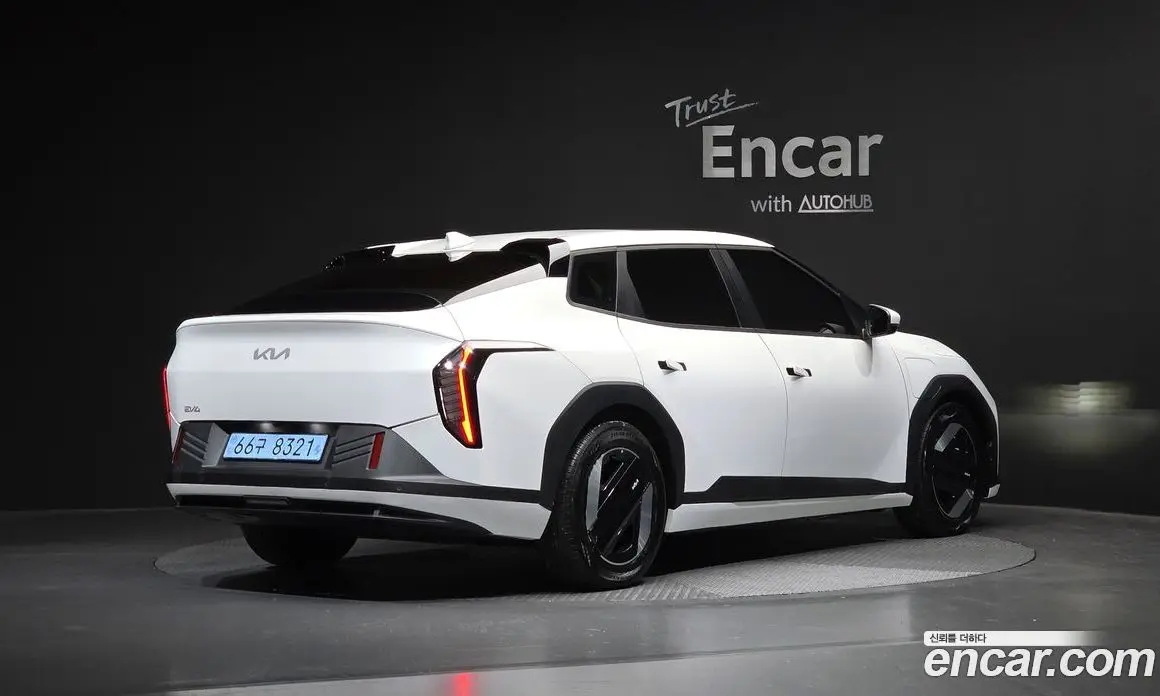 Kia EV4 2025 0.2 автомат (гидро), фото 2 Kia EV4 2025 0.2 автомат (гидро), фото 2