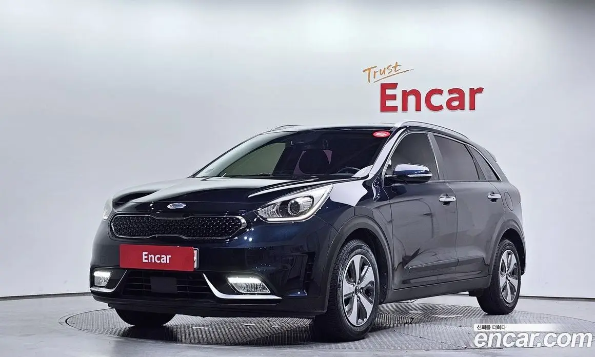 Kia Niro 2017 1.6 автомат (гидро), фото 1 Kia Niro 2017 1.6 автомат (гидро), фото 1