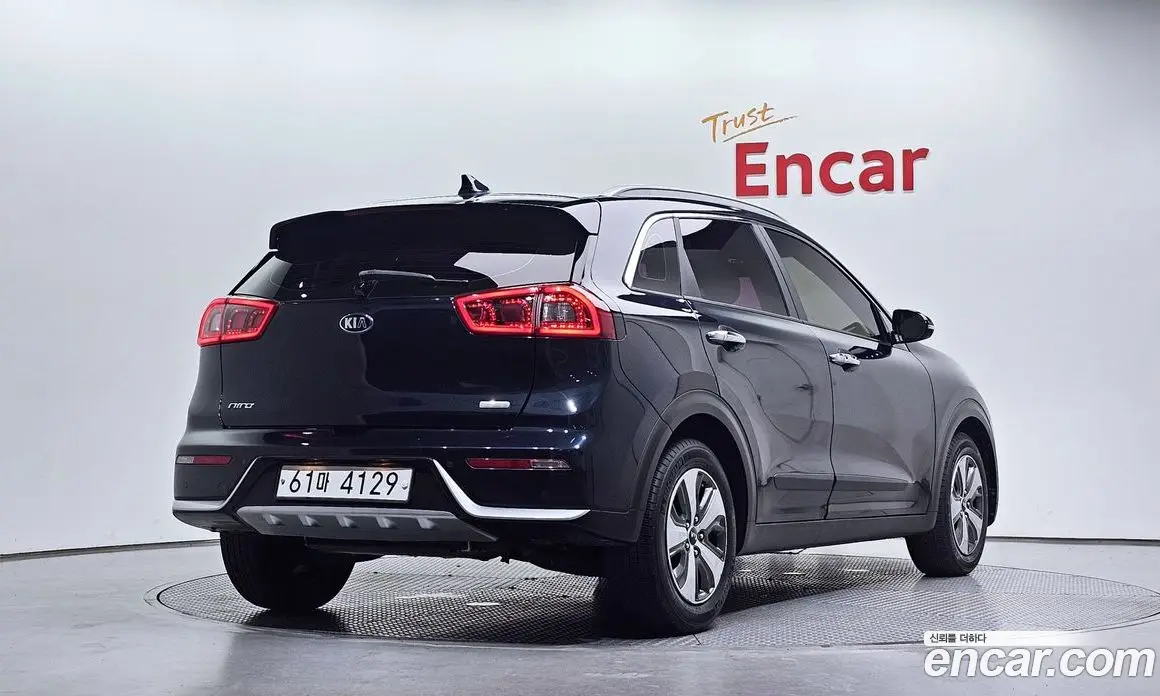 Kia Niro 2017 1.6 автомат (гидро), фото 2 Kia Niro 2017 1.6 автомат (гидро), фото 2