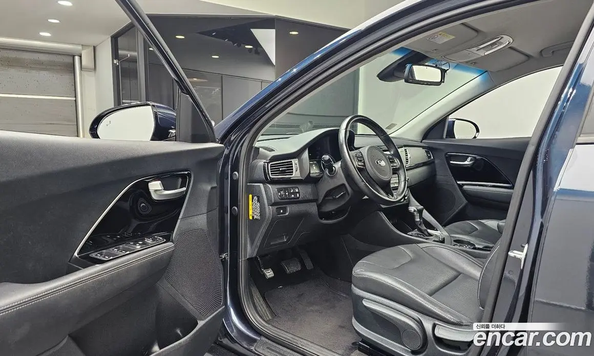Kia Niro 2017 1.6 автомат (гидро), фото 13 Kia Niro 2017 1.6 автомат (гидро), фото 13