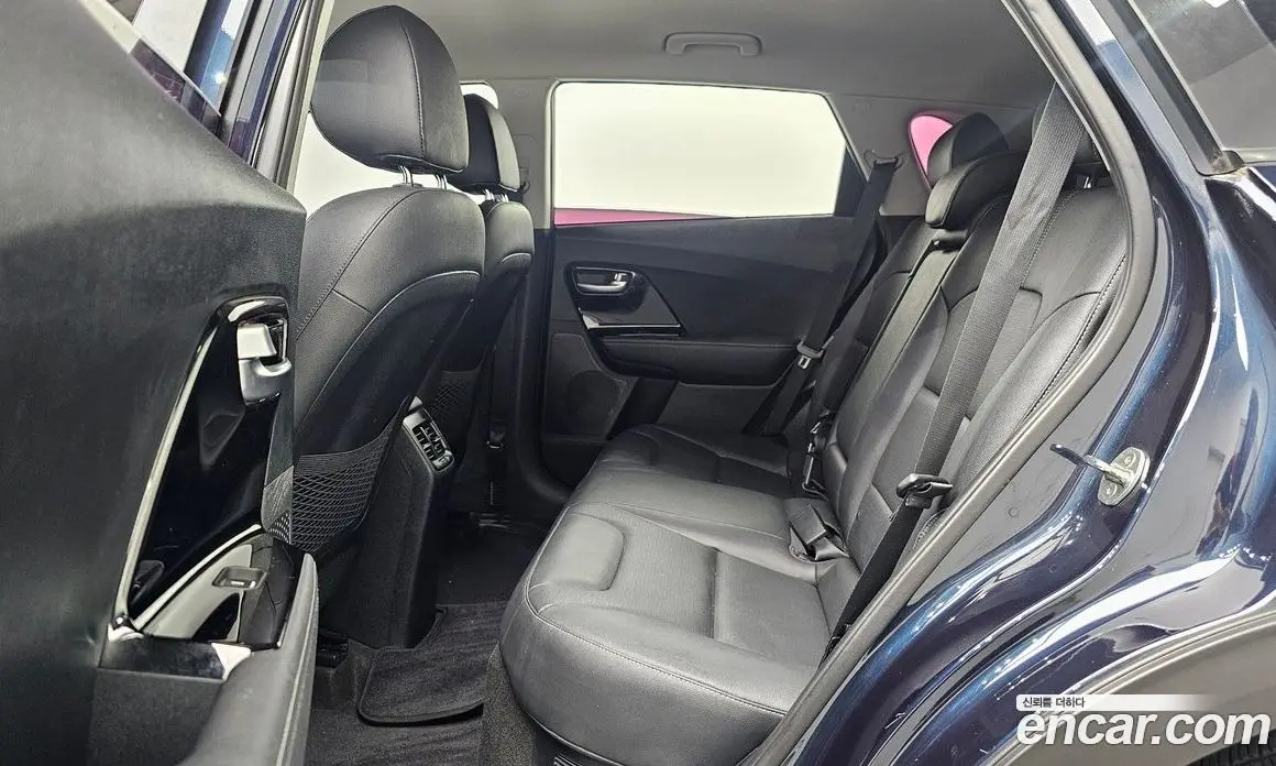 Kia Niro 2017 1.6 автомат (гидро), фото 18 Kia Niro 2017 1.6 автомат (гидро), фото 18