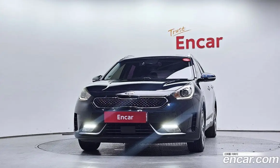 Kia Niro 2017 1.6 автомат (гидро), фото 3 Kia Niro 2017 1.6 автомат (гидро), фото 3