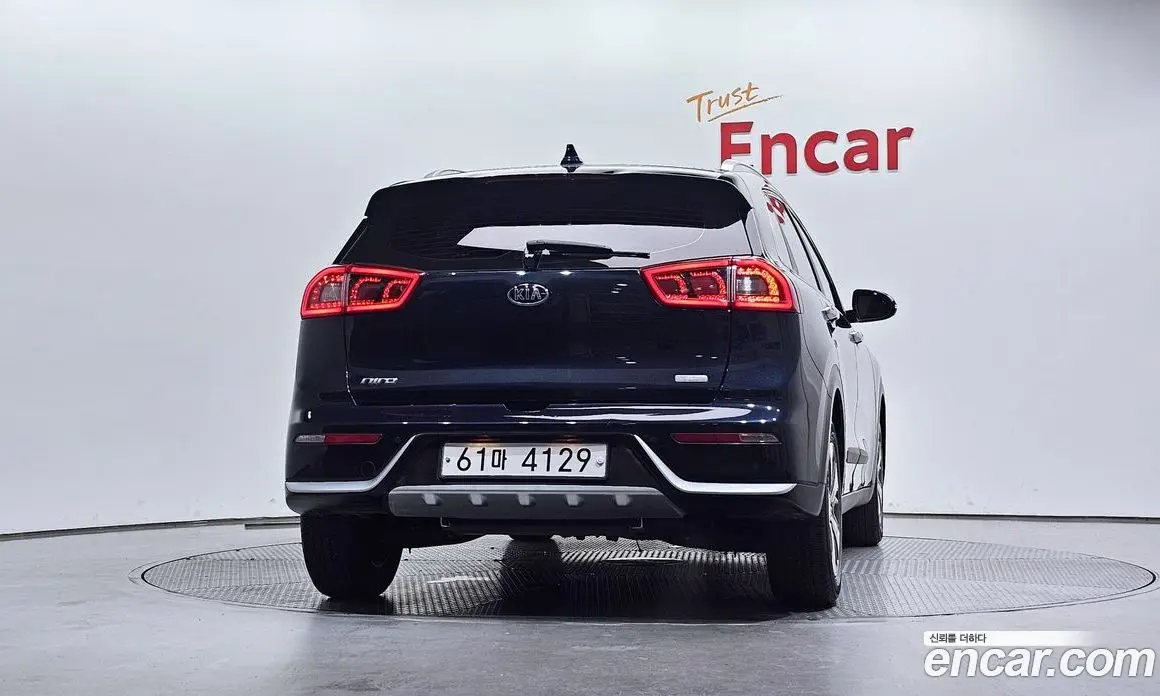 Kia Niro 2017 1.6 автомат (гидро), фото 4 Kia Niro 2017 1.6 автомат (гидро), фото 4