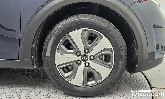 Kia Niro 2017 1.6 автомат (гидро), миниатюра 7 Kia Niro 2017 1.6 автомат (гидро), миниатюра 7