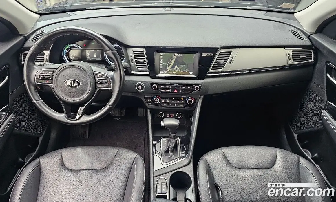 Kia Niro 2017 1.6 автомат (гидро), фото 10 Kia Niro 2017 1.6 автомат (гидро), фото 10
