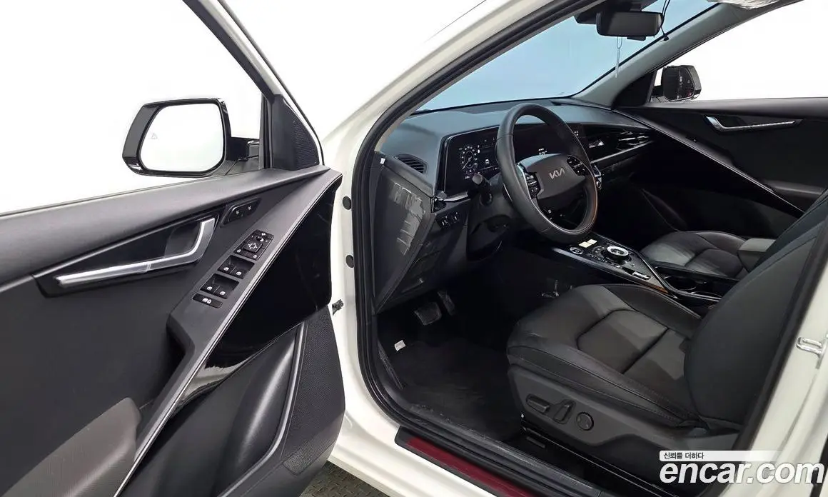Kia Niro 2023 0.2 автомат (гидро), фото 13