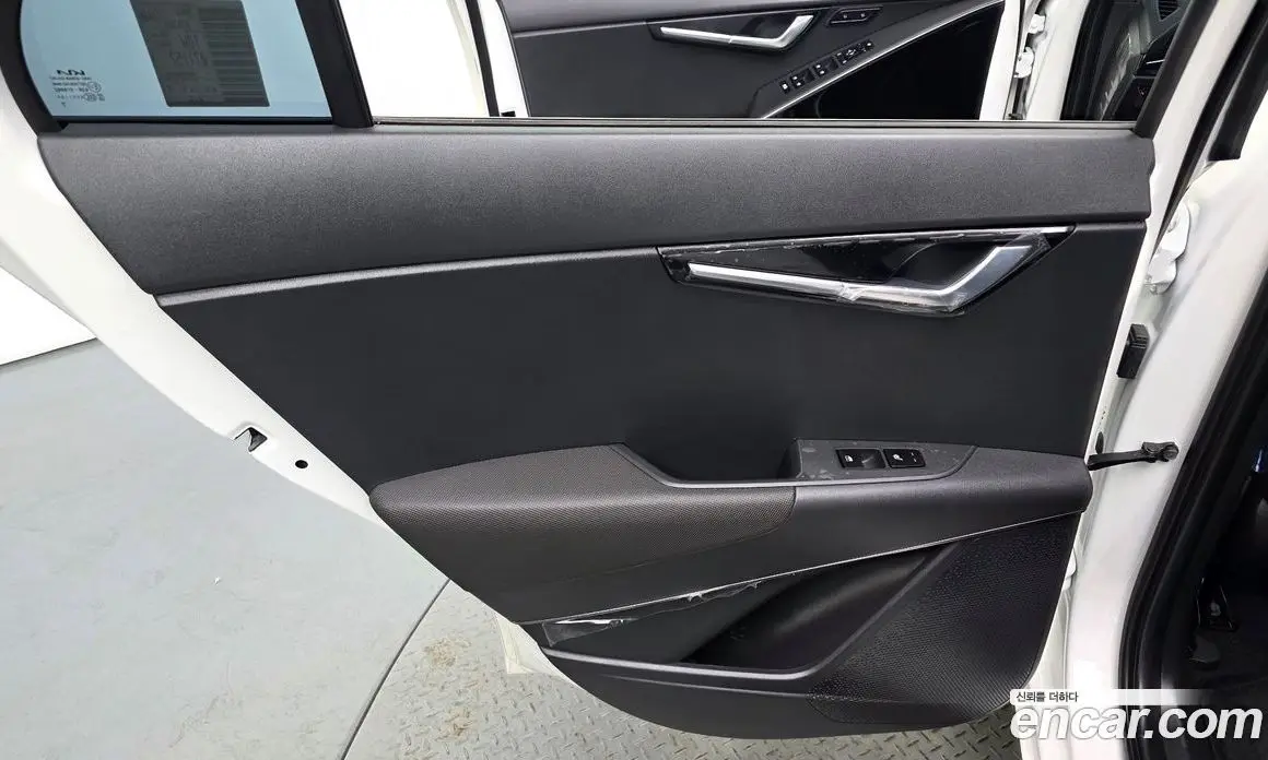 Kia Niro 2023 0.2 автомат (гидро), фото 15