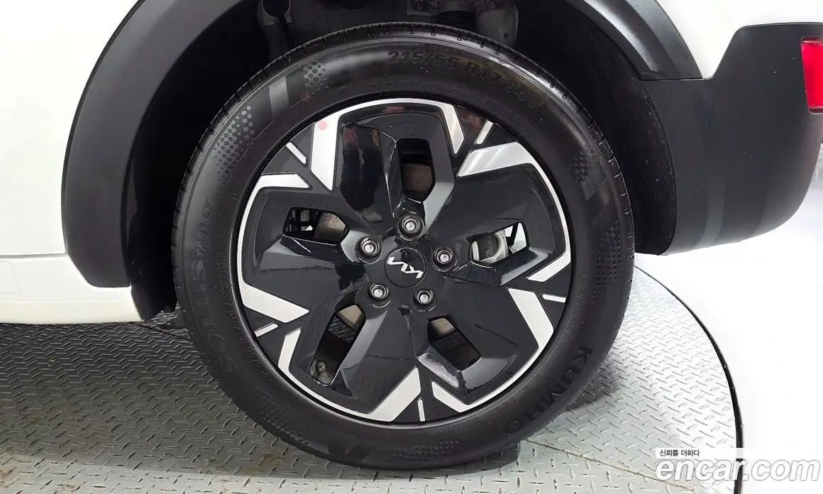 Kia Niro 2023 0.2 автомат (гидро), фото 7