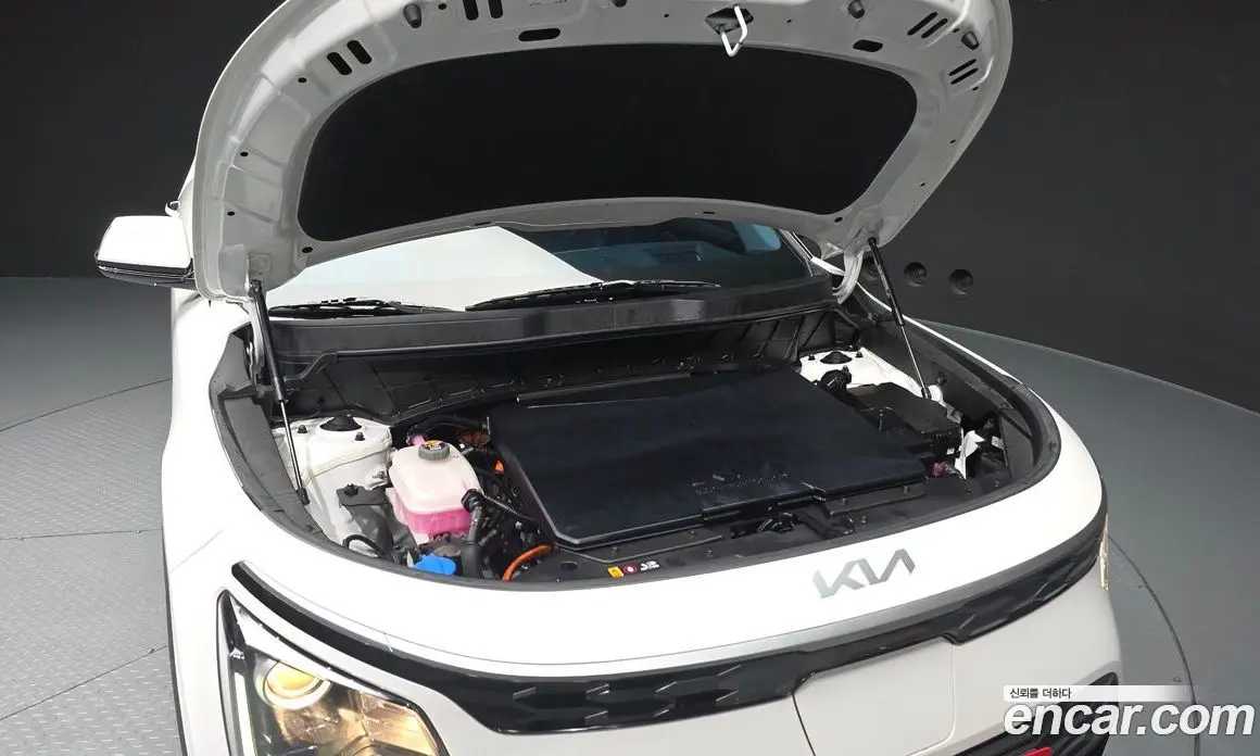 Kia Niro 2023 0.2 автомат (гидро), фото 6 Kia Niro 2023 0.2 автомат (гидро), фото 6
