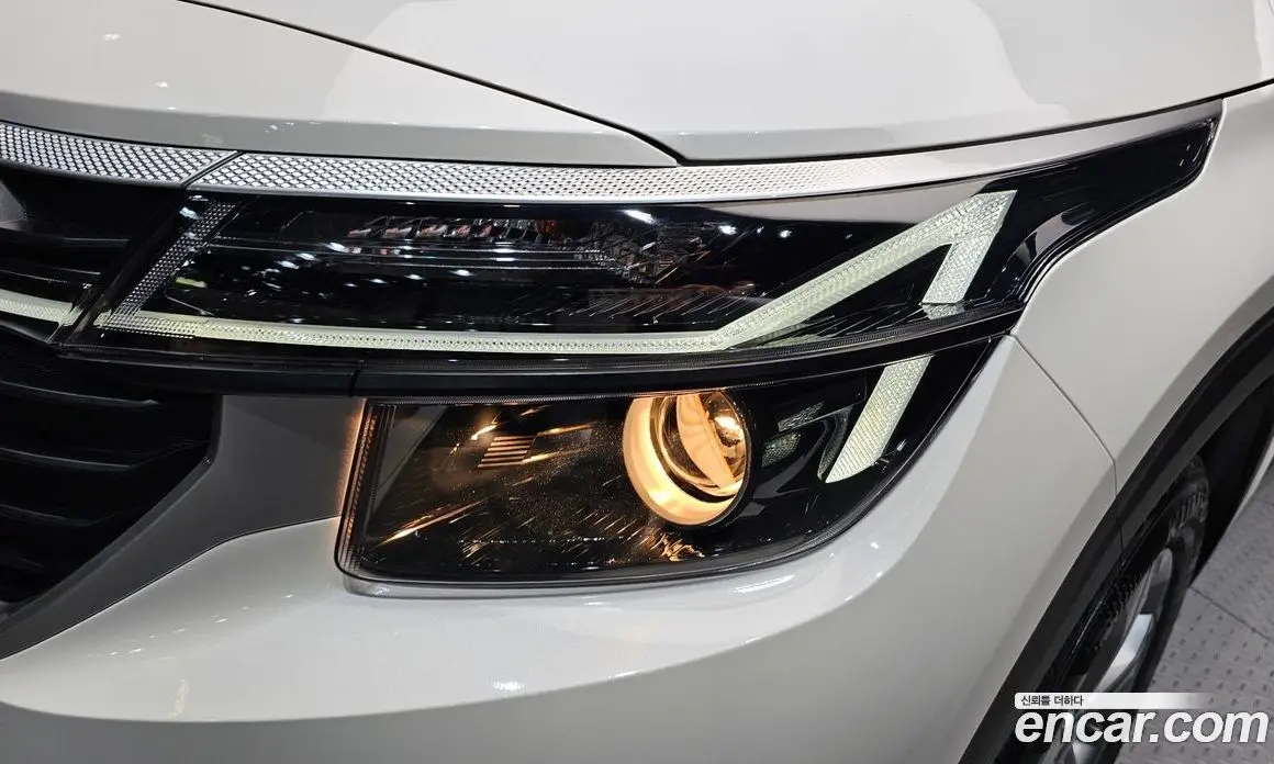 Kia Seltos 2024 1.6 автомат (гидро), фото 8 Kia Seltos 2024 1.6 автомат (гидро), фото 8