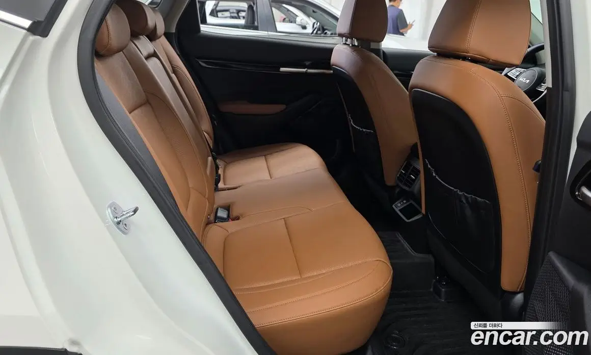 Kia Seltos 2024 1.6 автомат (гидро), фото 17 Kia Seltos 2024 1.6 автомат (гидро), фото 17