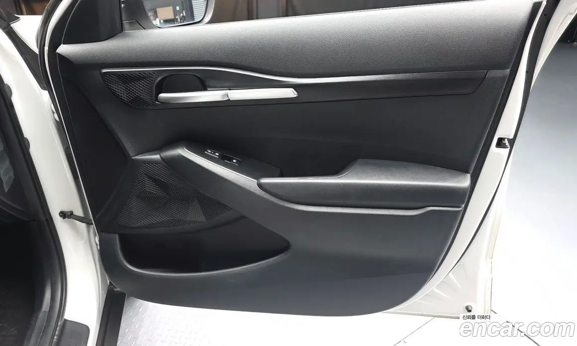Kia Seltos 2024 1.6 автомат (гидро), фото 14 Kia Seltos 2024 1.6 автомат (гидро), фото 14