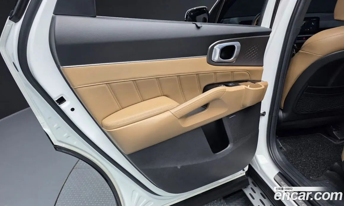 Kia Sorento 2023 2.5 автомат (гидро), фото 15 Kia Sorento 2023 2.5 автомат (гидро), фото 15