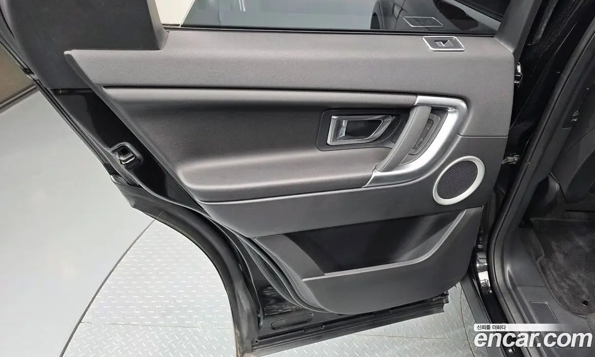 Land Rover Discovery Sport 2016 2.0 автомат (гидро), фото 14