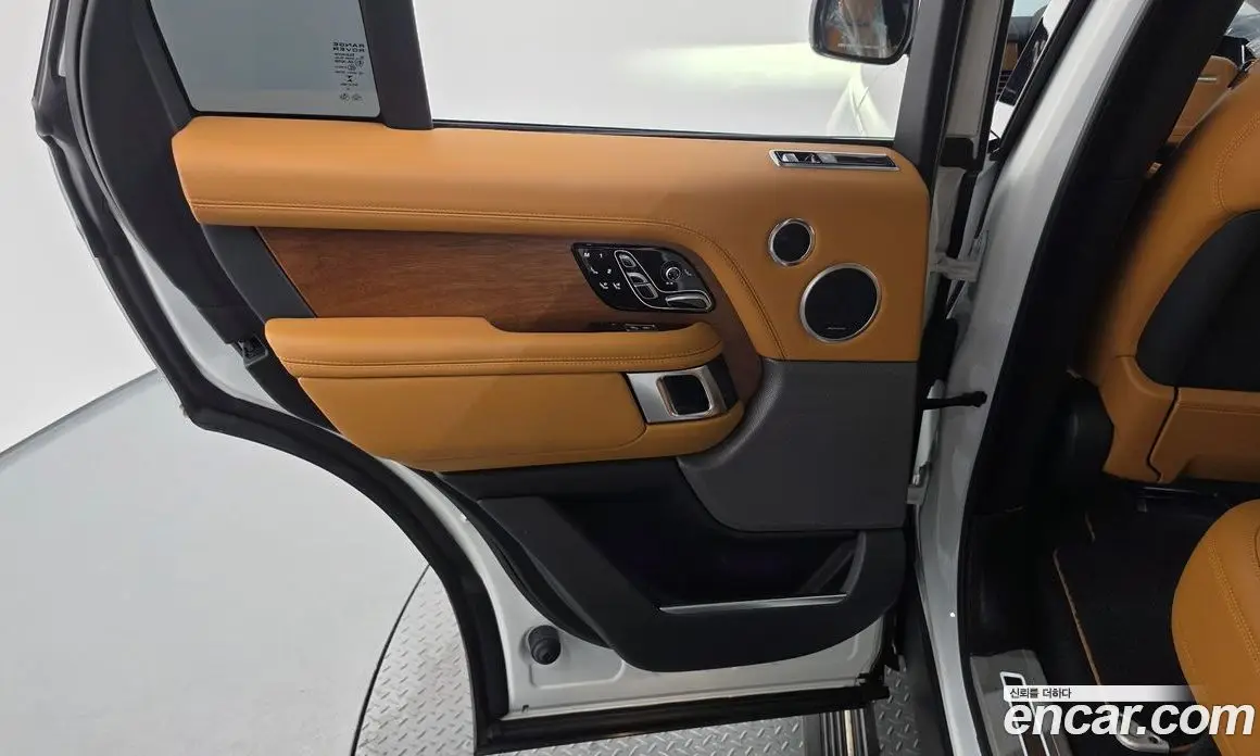 Land Rover Range Rover 2020 4.4 автомат (гидро), фото 14