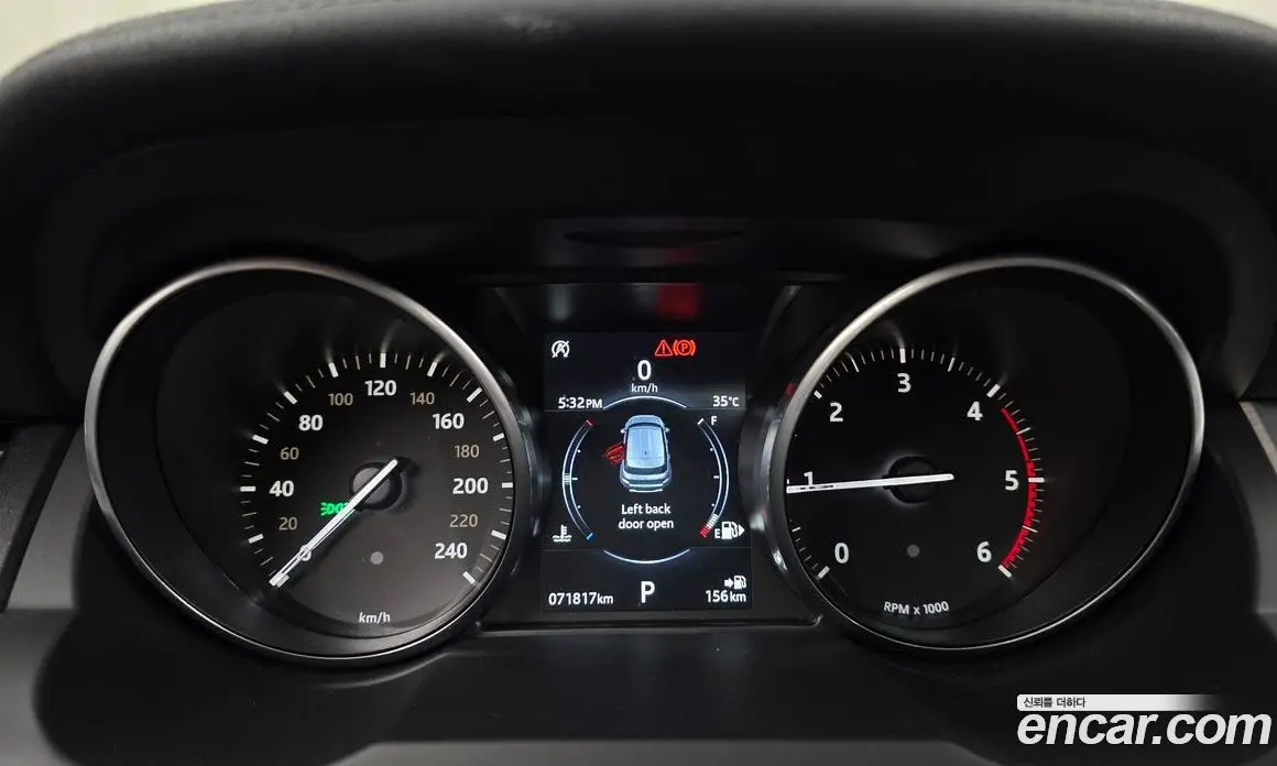 Land Rover Range Rover Evoque 2018 2.0 автомат (гидро), фото 11 Land Rover Range Rover Evoque 2018 2.0 автомат (гидро), фото 11