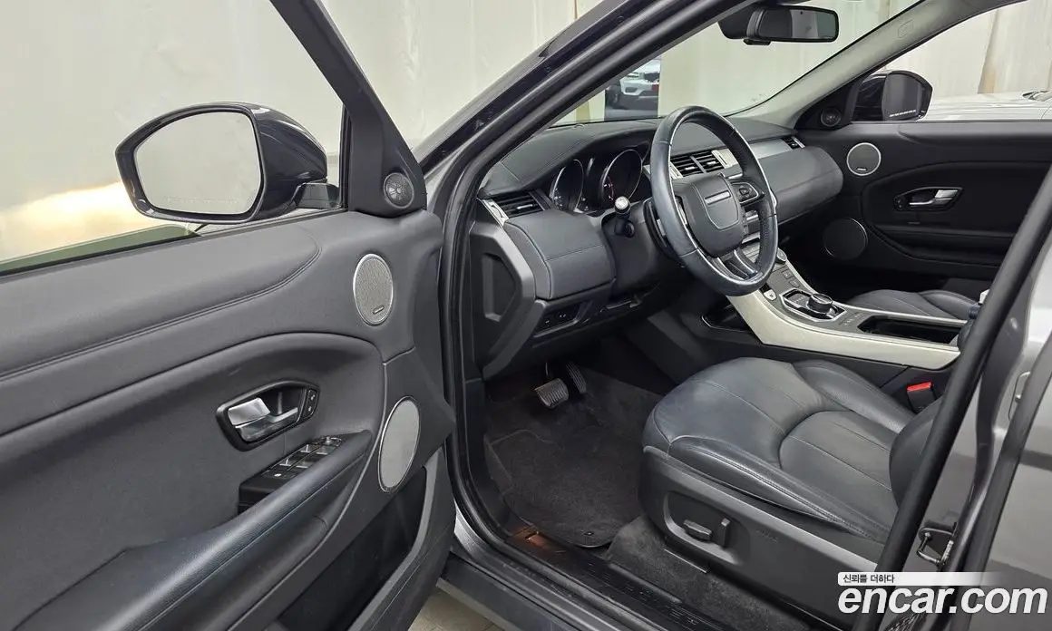 Land Rover Range Rover Evoque 2018 2.0 автомат (гидро), фото 13 Land Rover Range Rover Evoque 2018 2.0 автомат (гидро), фото 13