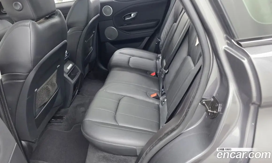 Land Rover Range Rover Evoque 2018 2.0 автомат (гидро), фото 16 Land Rover Range Rover Evoque 2018 2.0 автомат (гидро), фото 16