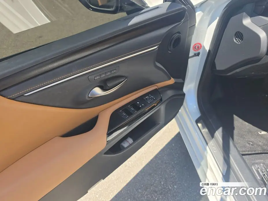 Lexus ES 2023 2.5 автомат (гидро), фото 4 Lexus ES 2023 2.5 автомат (гидро), фото 4