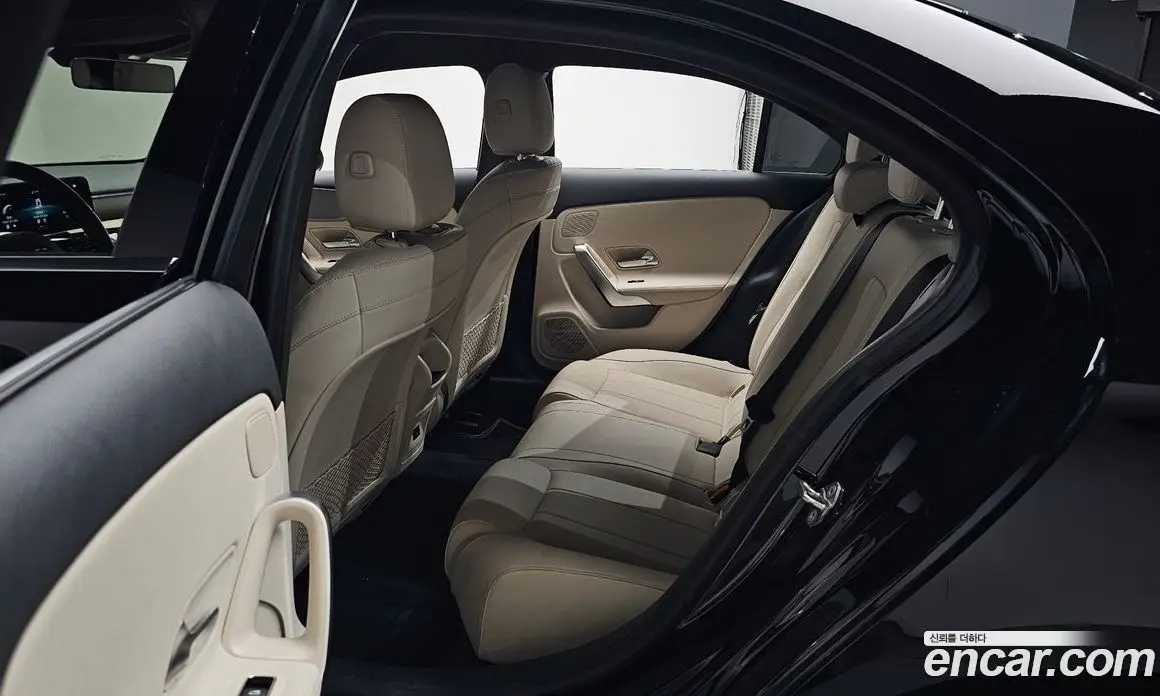 Mercedes-Benz A-Class 2021 2.0 автомат (гидро), фото 16