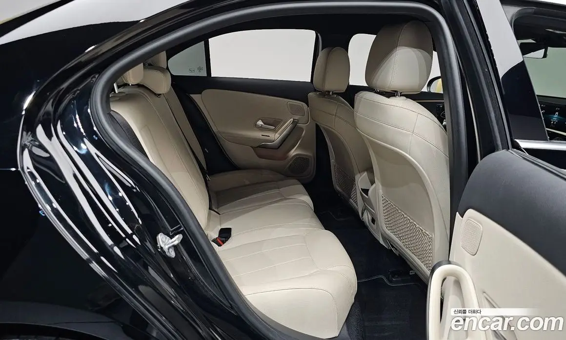 Mercedes-Benz A-Class 2021 2.0 автомат (гидро), фото 17