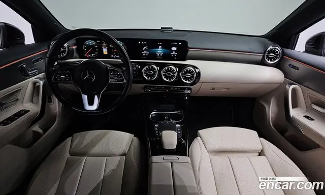 Mercedes-Benz A-Class 2021 2.0 автомат (гидро), миниатюра 9