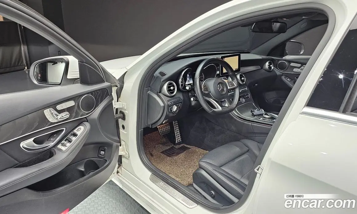 Mercedes-Benz C-Class 2018 2.0 автомат (гидро), фото 13 Mercedes-Benz C-Class 2018 2.0 автомат (гидро), фото 13