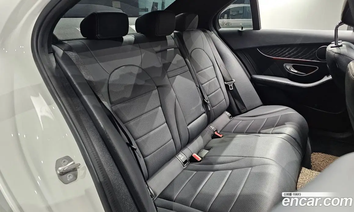 Mercedes-Benz C-Class 2018 2.0 автомат (гидро), фото 17 Mercedes-Benz C-Class 2018 2.0 автомат (гидро), фото 17
