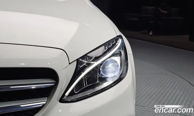 Mercedes-Benz C-Class 2018 2.0 автомат (гидро), миниатюра 8 Mercedes-Benz C-Class 2018 2.0 автомат (гидро), миниатюра 8