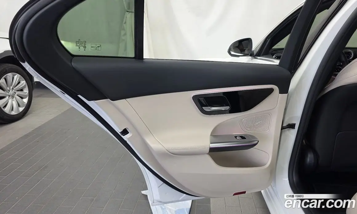 Mercedes-Benz C-Class 2025 2.0 автомат (гидро), фото 15