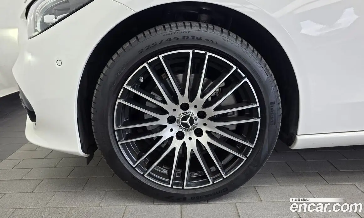 Mercedes-Benz C-Class 2025 2.0 автомат (гидро), фото 5