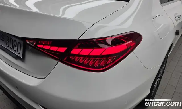Mercedes-Benz C-Class 2025 2.0 автомат (гидро), миниатюра 9