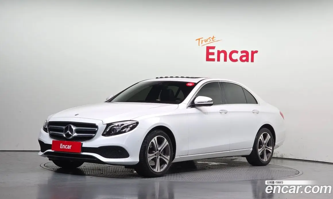 Mercedes-Benz E-Class 2019 1.9 автомат (гидро), фото 1 Mercedes-Benz E-Class 2019 1.9 автомат (гидро), фото 1