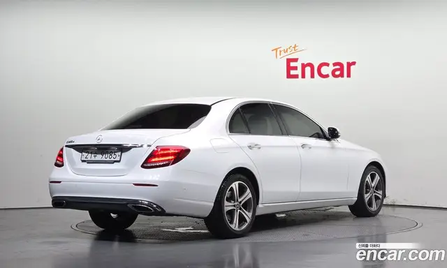 Mercedes-Benz E-Class 2019 1.9 автомат (гидро), миниатюра 2 Mercedes-Benz E-Class 2019 1.9 автомат (гидро), миниатюра 2