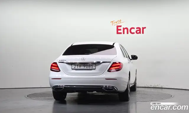 Mercedes-Benz E-Class 2019 1.9 автомат (гидро), миниатюра 4 Mercedes-Benz E-Class 2019 1.9 автомат (гидро), миниатюра 4