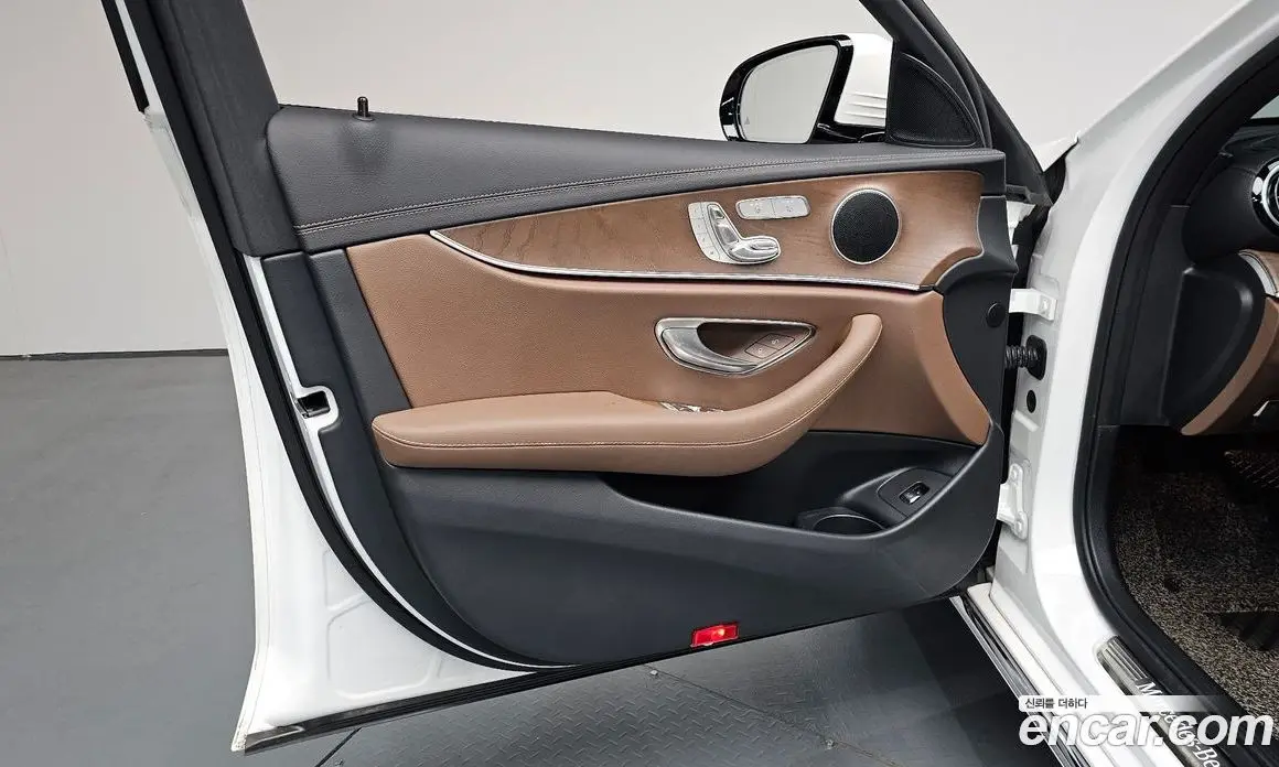 Mercedes-Benz E-Class 2020 2.0 автомат (гидро), фото 13 Mercedes-Benz E-Class 2020 2.0 автомат (гидро), фото 13