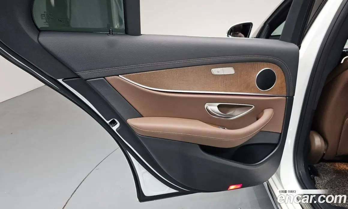 Mercedes-Benz E-Class 2020 2.0 автомат (гидро), фото 14 Mercedes-Benz E-Class 2020 2.0 автомат (гидро), фото 14