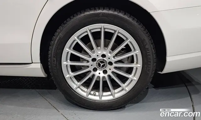 Mercedes-Benz E-Class 2020 2.0 автомат (гидро), миниатюра 6 Mercedes-Benz E-Class 2020 2.0 автомат (гидро), миниатюра 6