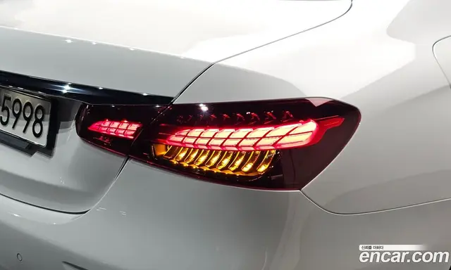 Mercedes-Benz E-Class 2020 2.0 автомат (гидро), миниатюра 8 Mercedes-Benz E-Class 2020 2.0 автомат (гидро), миниатюра 8
