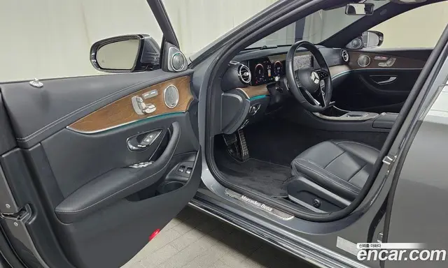 Mercedes-Benz E-Class 2021 2.0 автомат (гидро), миниатюра 12